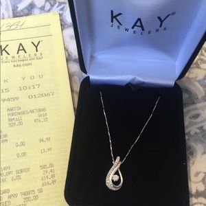 10k White Gold Diamond necklace